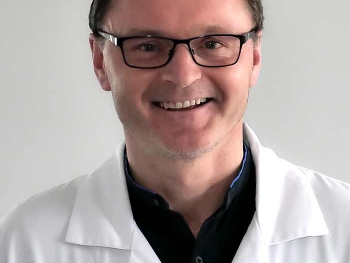 <span>dr  n. med.</span> Piotr Nowak 